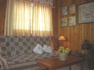 salón con sofá cama